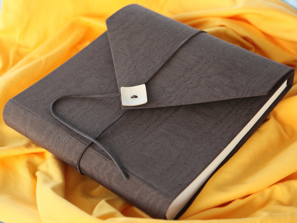 Album Nozze in Moirè chiuso a Busta Centrale