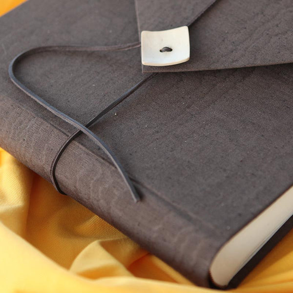 Album Nozze in Moirè chiuso a Busta Centrale