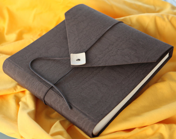 Album Nozze in Moirè chiuso a Busta Centrale