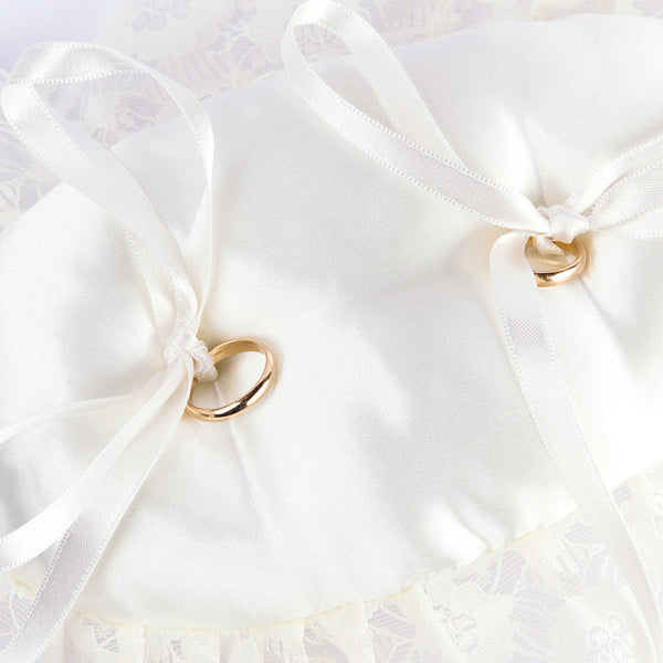 Cuscinetto Portafedi ovale in raso con volan di pizzo