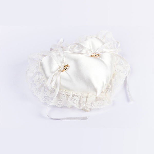 Cuscinetto Portafedi a cuore in raso con volan in pizzo