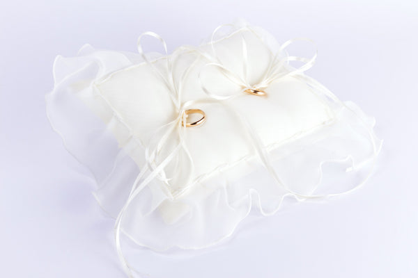 Cuscinetto Portafedi in organza con volan