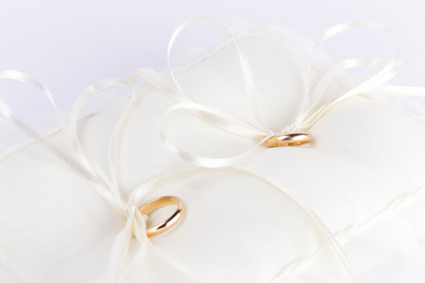 Cuscinetto Portafedi in organza con volan