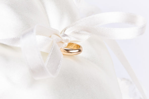 Cuscinetto Portafedi a cuore in raso con volan in pizzo