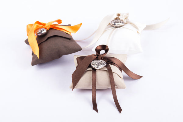 Sacchetto Bomboniera con Fiocco e Ciondolo